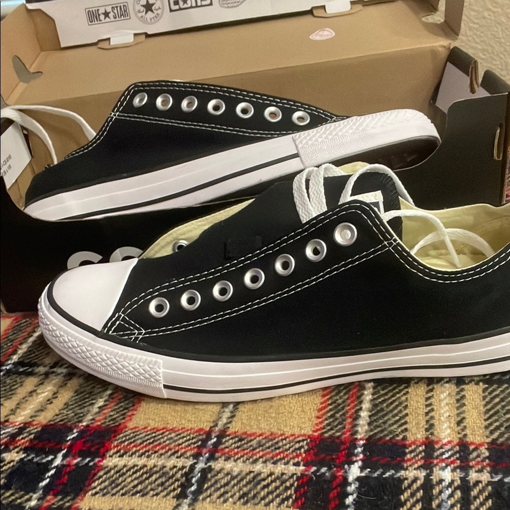 Converse-Black chucks